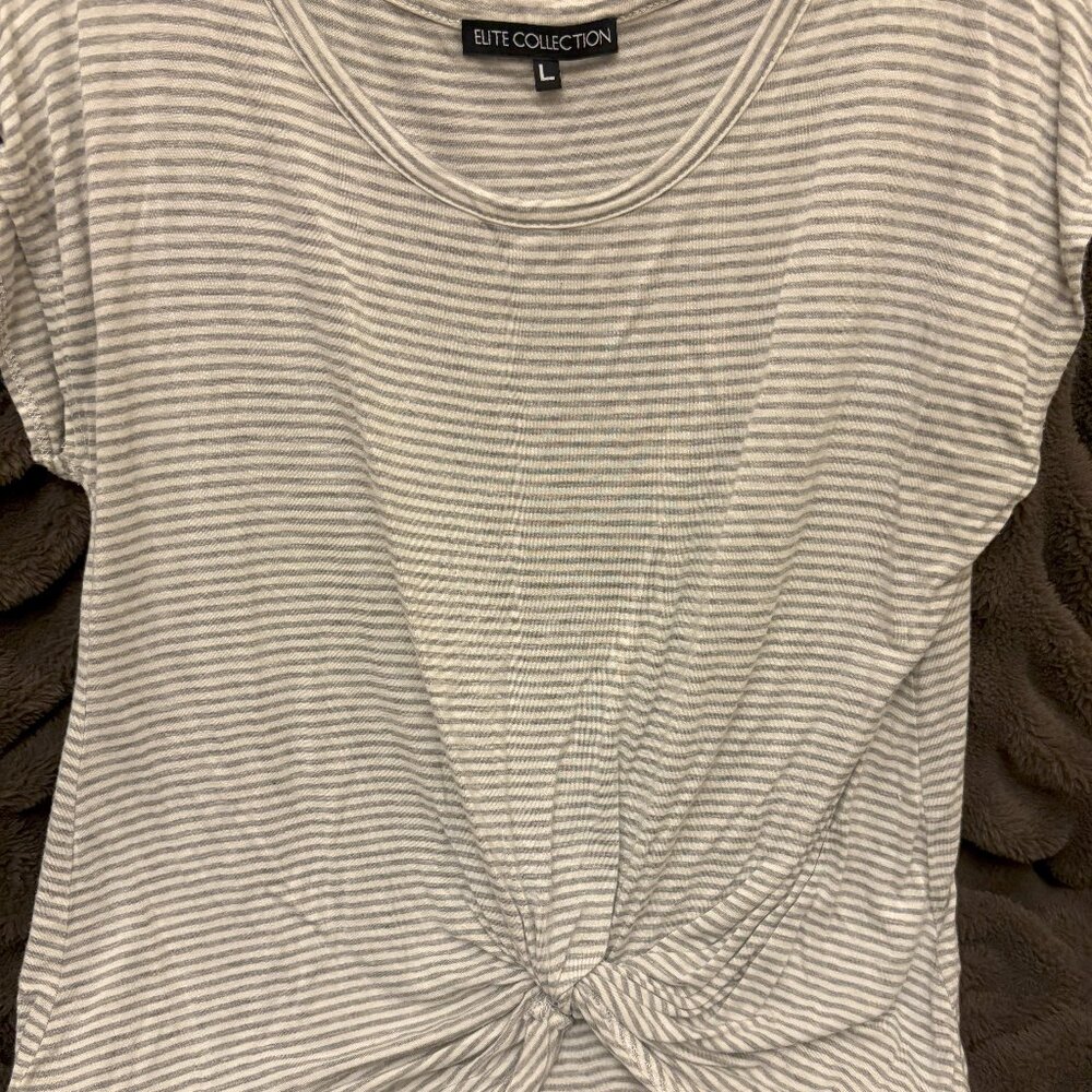 Elite Collection Gray & White Striped Knotted Short Sleeve Shirt Large